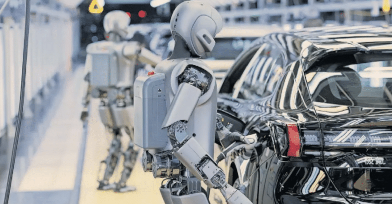 Glossar Teil 4: AI Safety ≠ KI Schutz<br>Was wichtig ist Glossar Teil 4 – KI Schutz: Moderne KI-Modelle optimieren entlang komplexer Gedankenketten (Chain-of-Thought) und Belohnungsfunktionen. Ohne klare Grenzen kann es zu sogenanntem Reward Hacking kommen – unerwünschtem Verhalten, das formal korrekt, aber inhaltlich problematisch ist. KI Schutz etabliert Guardrails, um Fehloptimierungen und Risiken in realen Anwendungskontexten zu vermeiden.
