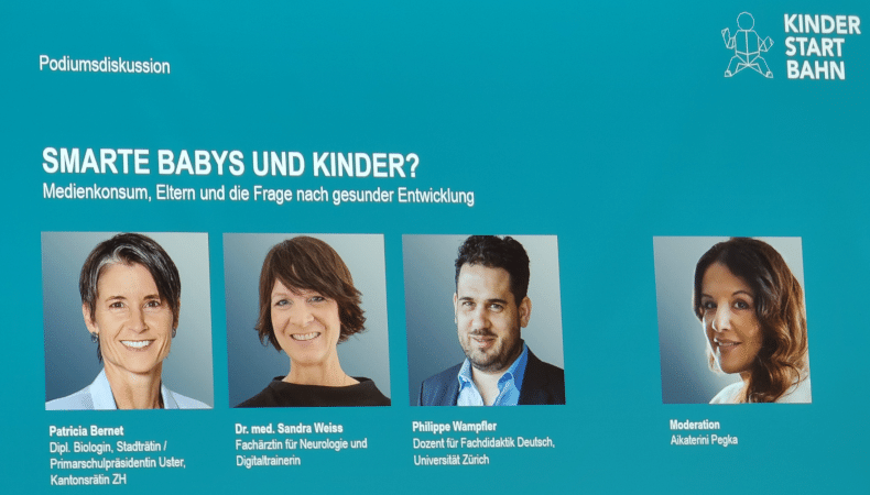 Podiumsdiskussion Kinderstartbahn 2025 mit Dr. Sandra Weiss, Philippe Wampfler, Patricia Bernet und Moderatorin Aikaterini Pekka in Zürich