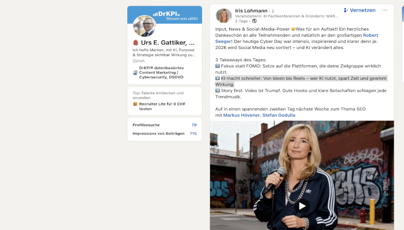 Iris Lohmann mit Mikrofon vor Graffiti-Mauer als Organisatorin der Marketing Webinar Academy Veranstaltung