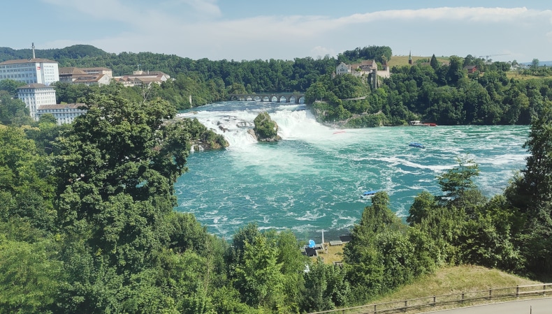 KI Risiken 2026 - AI braucht immer mehr Trinkwasser zur Kühlung der Rechenzentren.