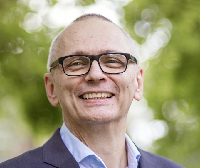 Urs E. Gattiker, Ph.D., Gründer von DrKPI CyTRAP Labs Zürich, Experte für KI Fitness Check und KMU-Strategie